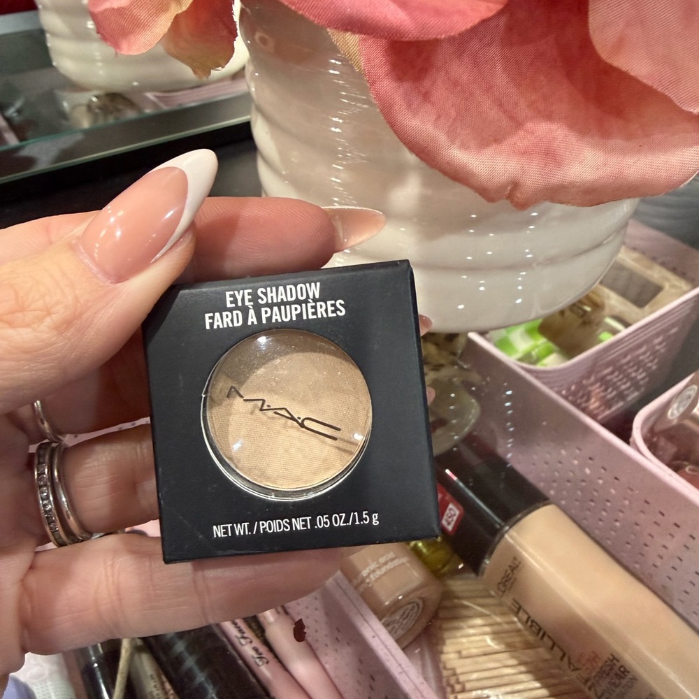🤩🤩 BNIB Mac single pot eyeshadow in satin Brulee - Picture 2 of 5